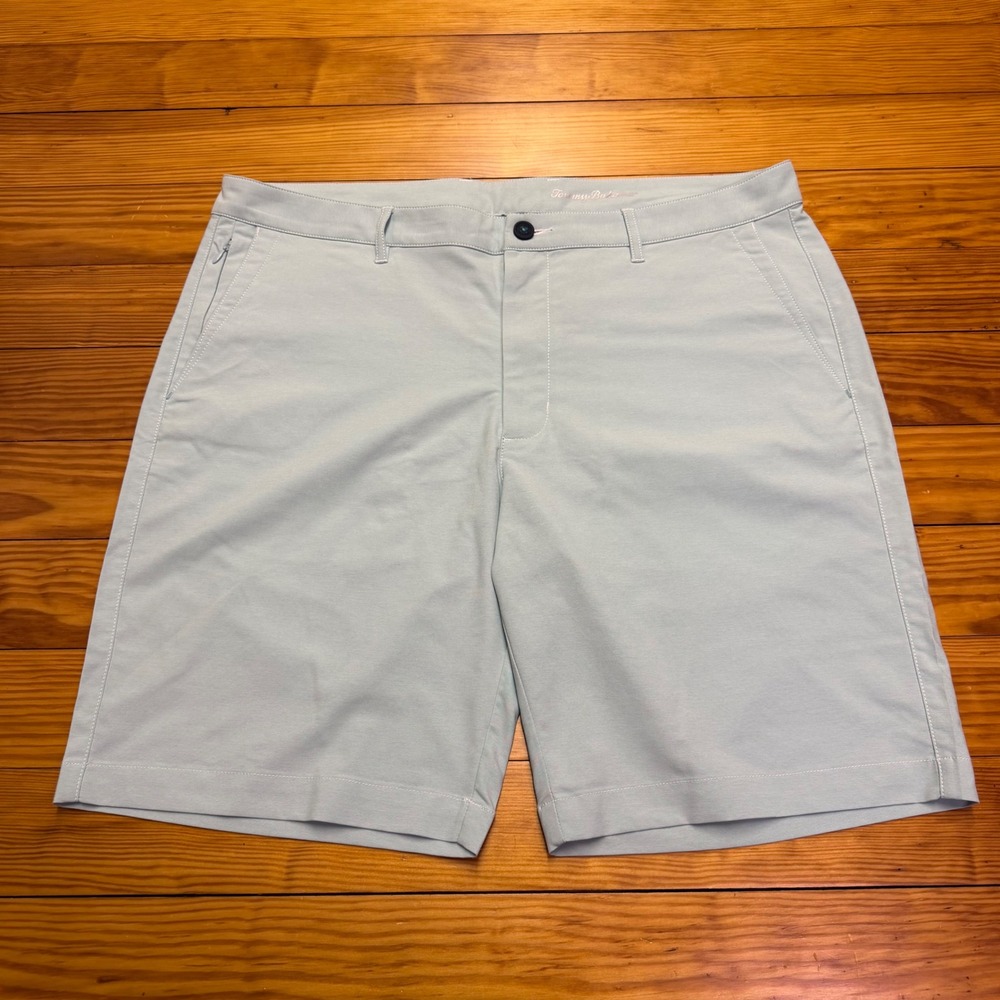 Tommy Bahama Chip Shot Mens 38 Golf Shorts Oxford Light Blue Stretch